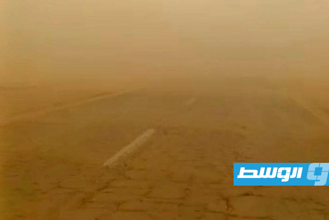 «أمن صرمان» تحذر من انعدام الرؤية على طريق بئر عياد