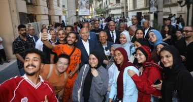 محافظ القاهرة ووزيرة الثقافة يفتتحان أولى فعاليات مبادرة شارع الفن بوسط البلد