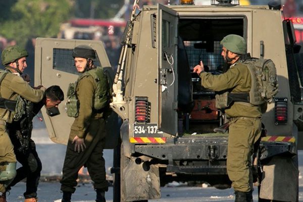 قواتُ الاحتلال الإسرائيلي تعتقل 13 فلسطينيًّا بالضفّة الغربيّة