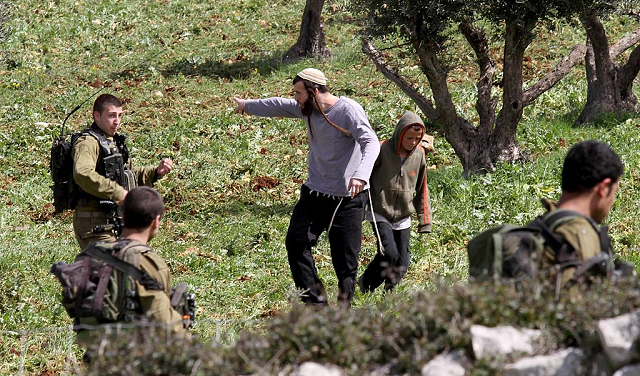 إحراق منازل ومركبات باعتداءات مستوطنين في الضفة