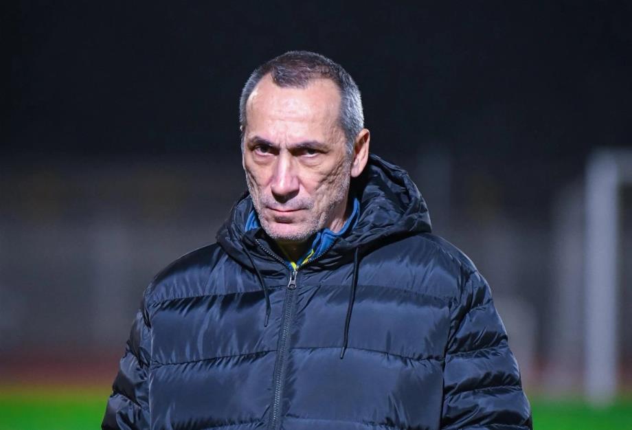 خلفا للفرنسي رونار .. اليوناني دونيس مدربا للمنتخب السعودي