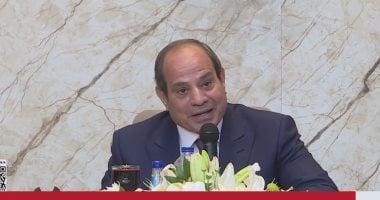 الرئيس السيسى يؤكد ضرورة الاستفادة من الطبيعة فى الطاقة الشمسية والرياح