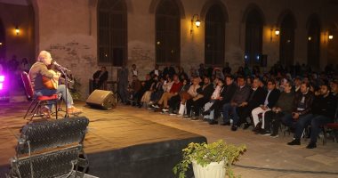 حضور جماهيرى لافت فى أمسية وجيه عزيز بقصر الأمير طاز ضمن ليالي رمضان