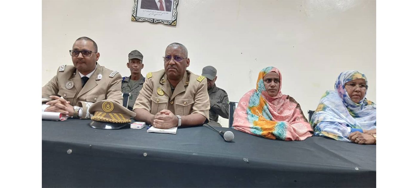 والي الحوض الغربي يشيد خلال اجتماع مع المواطنين في مدينة لعيون بالإنجازات التي تحققت لصالح الولاية