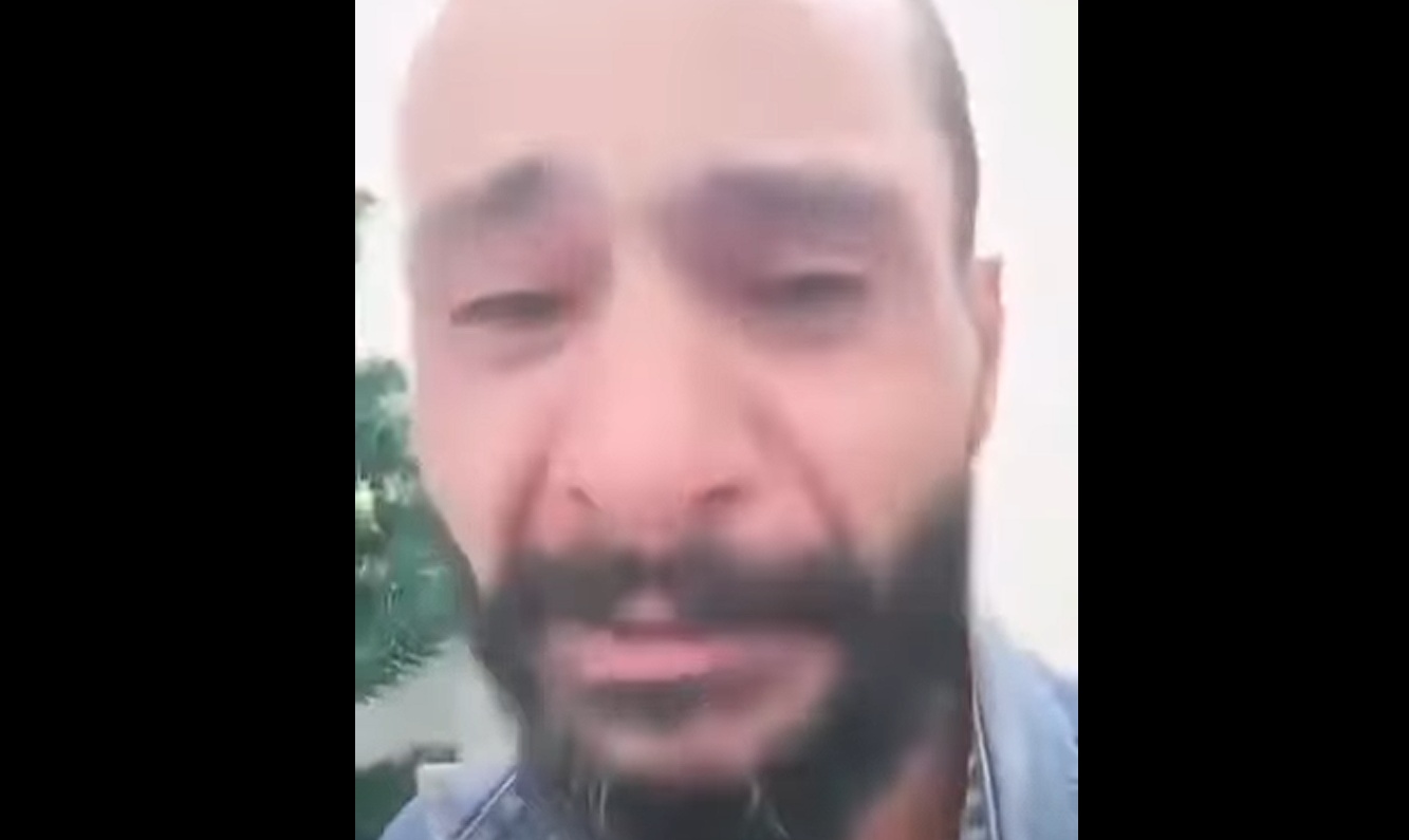 وجه رسالة مؤثرة و هو يبكي .. دمشق: مواطن مصري – سوري يناشد الشرع و السيسي بعد مصادرة دراجته و قطع مصدر رزقه ( فيديو )