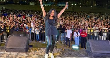 "أنا بين نارين" و"ذكى يا ذكى".. هدى تتألق بأغانيها فى حفلات العيد