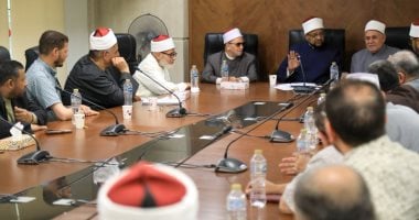 أمين البحوث الإسلامية يجتمع بأعضاء لجنة مراجعة طباعة المصحف