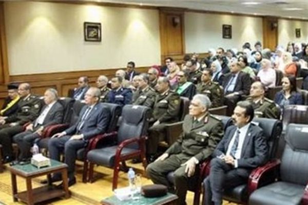 الأكاديمية الطبية العسكرية تنظم مراسم تسليم الشهادات العلمية وتكريم المتميزين من الأطباء العسكريين والمدنيين