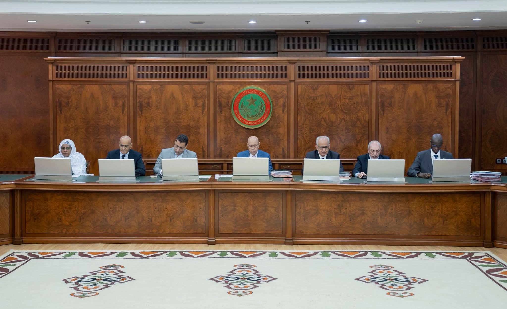 مجلس الوزراء يصادق على مرسوم يعيد تنظيم المدرسة الوطنية لمهن السياحة (بيان)