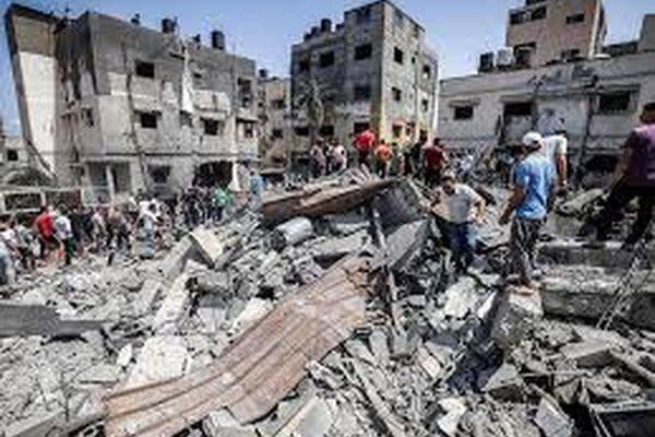 استشهادُ 8 فلسطينيين وإصابة آخرين في قصف إسرائيلي جنوب وشمال قطاع غزة
