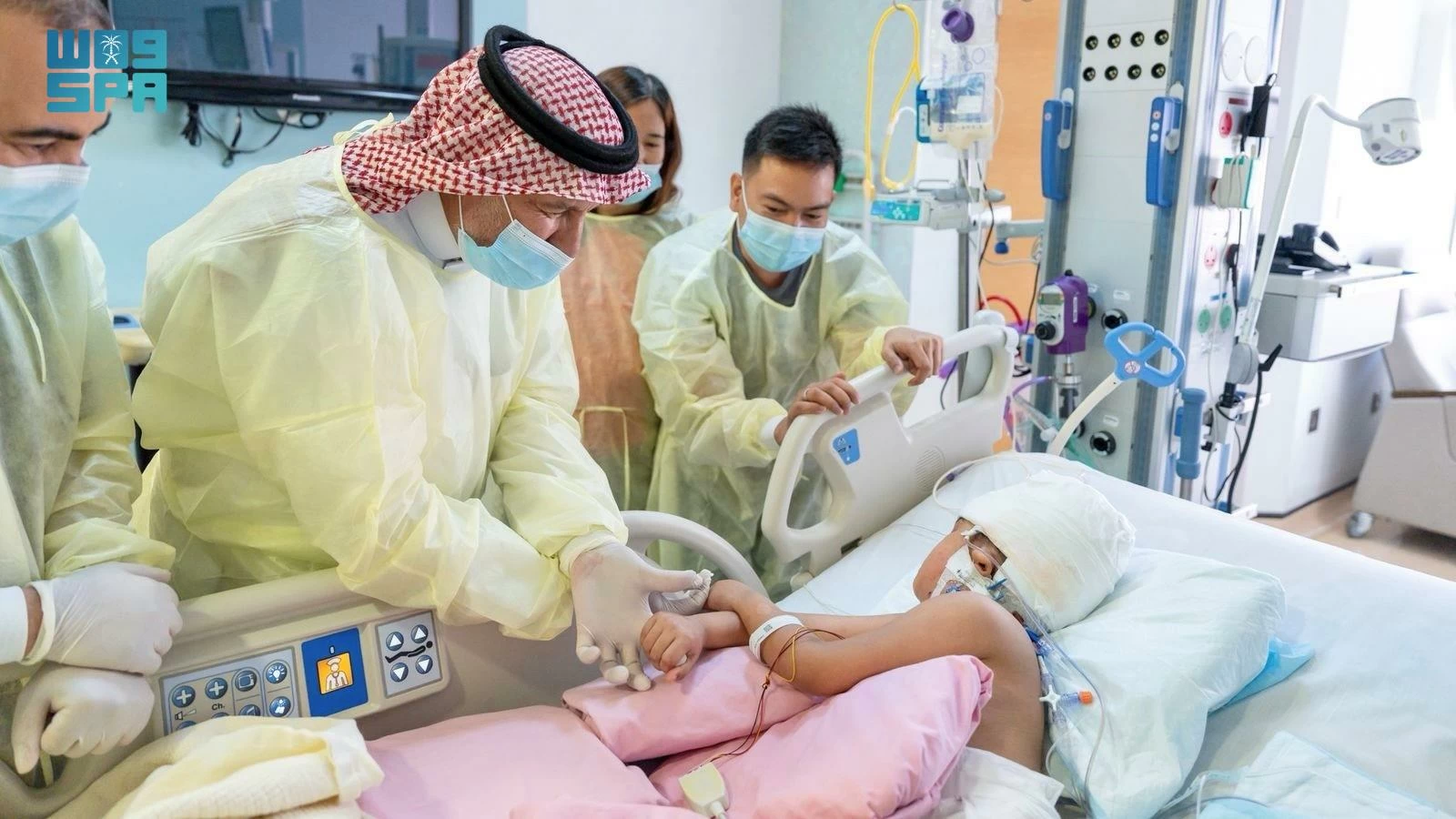 الربيعة: استقرار حالة التوأم الفلبيني بعد أسبوع من عملية الفصل الناجحة