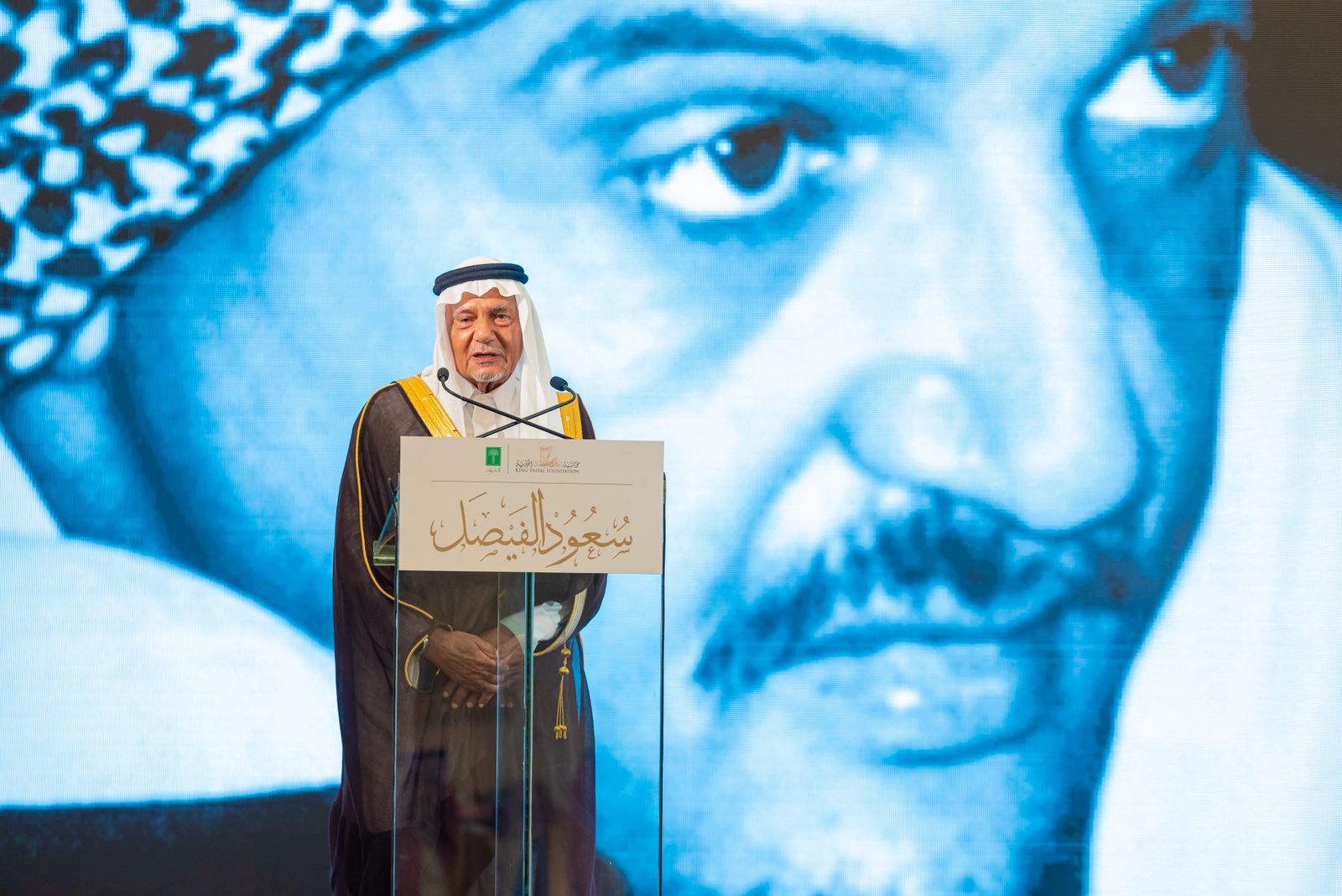 كتاب «سعود الفيصل» يتحول إلى إرثٍ مفتوحٍ للجميع ويتجاوز مليون ونصف مشاهدة في يومٍ واحد