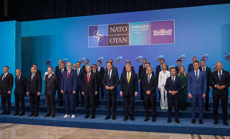 أعضاء الناتو يؤكدون التزامهم “الثابت” ببند الدفاع المشترك.. وترامب “أبلغهم برغبته في بقاء أمريكا عضوا”