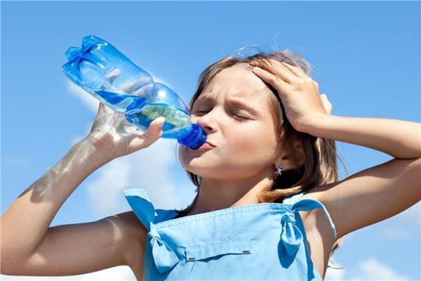 موجات الحر القاتلة.. 5 خطوات بسيطة تنقذ حياتك في الصيف