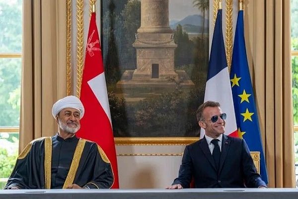 فرنسا وعُمان تدعوان لفتح هرمز دون شروط وتدعمان إقامة دولة فلسطين