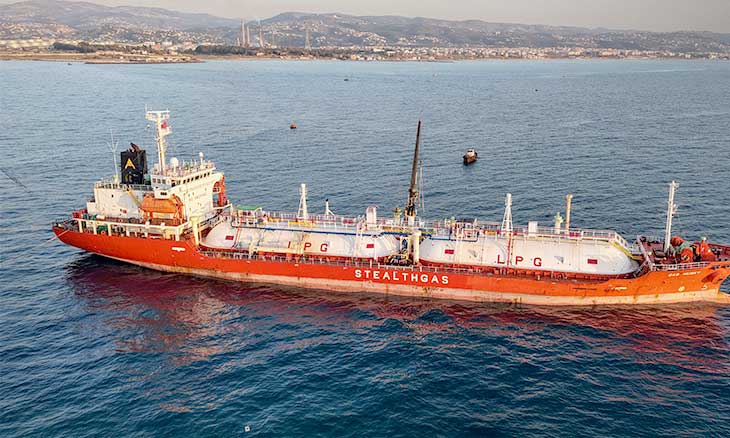 العراق يبدأ بتصدير نفطه عبر ميناء سوري