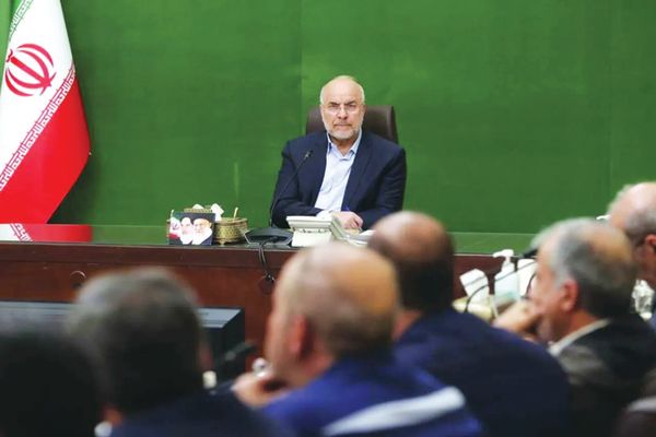 رئيس البرلمان الإيراني يؤكد تحقيق تقدم في المحادثات مع الولايات المتحدة مع بقاء قضايا عالقة
