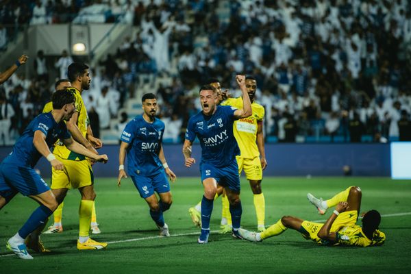 الهلال يحوّل تأخره إلى فوز مثير على الخليج