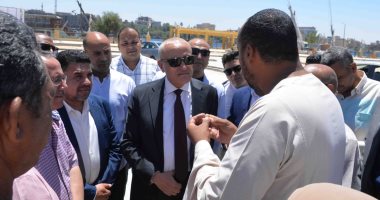محافظ الأقصر يتفقد مشروعات القرنة ويوجه باستكمال كورنيش البر الغربي