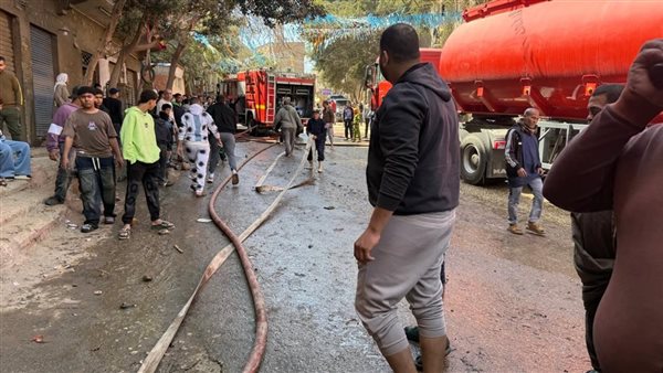 النيابة تنتدب المعمل الجنائي لبيان سبب حريق محل أحذية بمنشأة ناصر