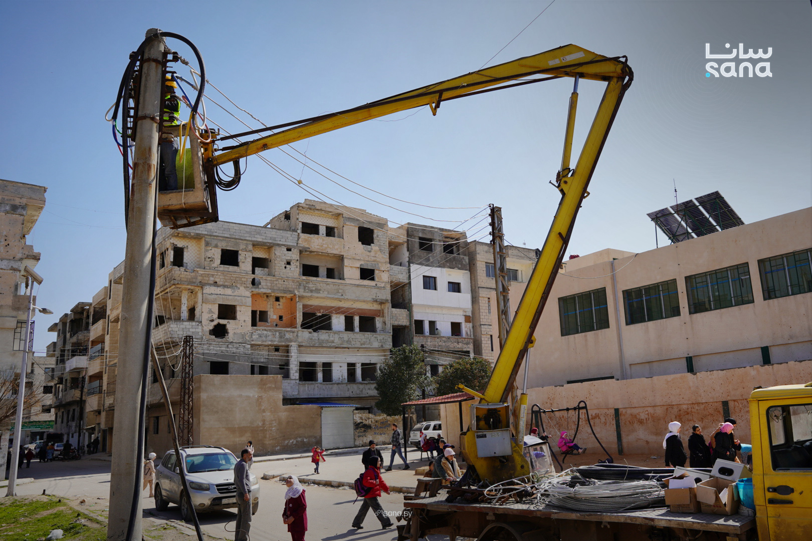 شركة كهرباء حمص.. تركيب مركزي تحويل في الخالدية والبياضة