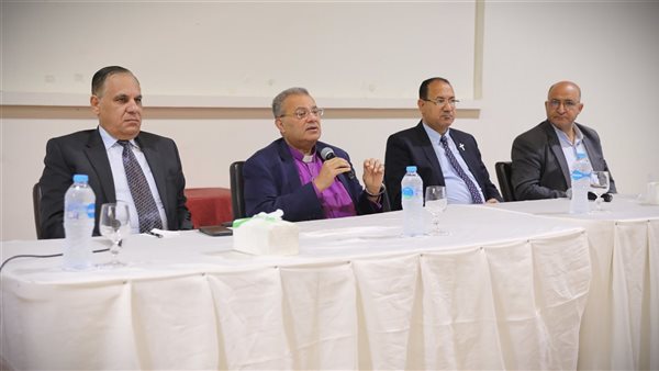 رئيس الطائفة الإنجيلية يلتقي قساوسة مجمع المنيا