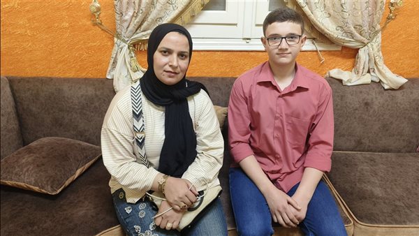 ​"حلمي أبقى دكتور".. "محمد" ثاني الدقهلية في الشهادة الإعدادية الأزهرية يكشف أسباب تفوقه: "القرآن الكريم والتخلي عن الهاتف سر نجاحي" (فيديو وصور)