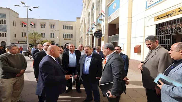 وزير النقل يتفقد محطة سكك حديد مصر برمسيس