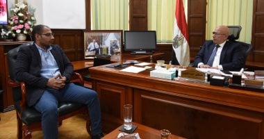 رئيس الشركة القابضة للمياه فى أول حوار صحفى: انتهاء مشروعات حياة كريمة قريبا.. مصطفى الشيمى: تقييم كافة رؤساء الشركات خلال 3 أشهر.. ويكشف: ندرس تطبيق غرامة 10 آلاف جنيه لكل من يستخدم مياه الشرب فى رش