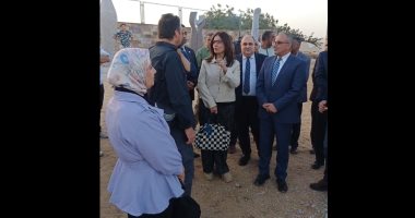 وزيرة الثقافة تتفقد أعمال الدورة 30 لسمبوزيوم أسوان الدولى للنحت