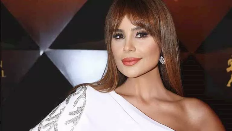 كارول سماحة تتألق بإطلالة كاجوال أنيقة