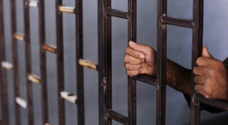 تفاصيل قرار الحكم بحبس أمين عام ومدير في إحدى الوزارات