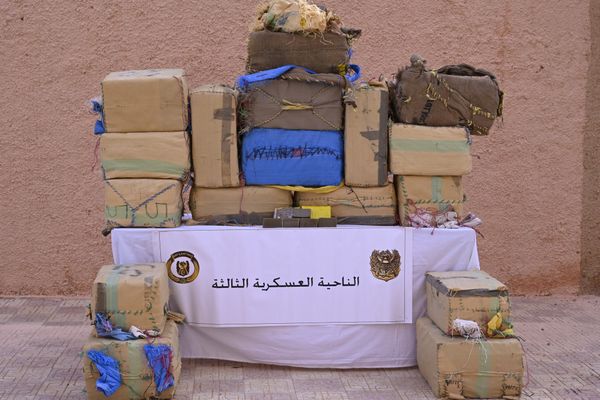 إحباط تهريب أزيد من 10 قناطير من الكيف عبر المغرب