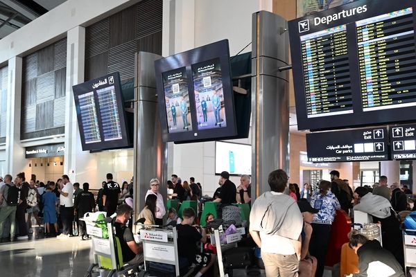 سلطنة عُمان تقوم بتيسير عودة المسافرين من الدول الشقيقة والصديقة إلى بلدانهم