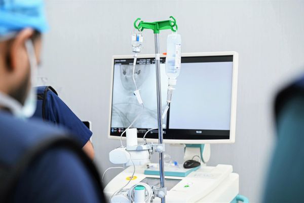 إجراء أول قسطرة قلبية متنقلة لحاج بجوار المسجد النبوي