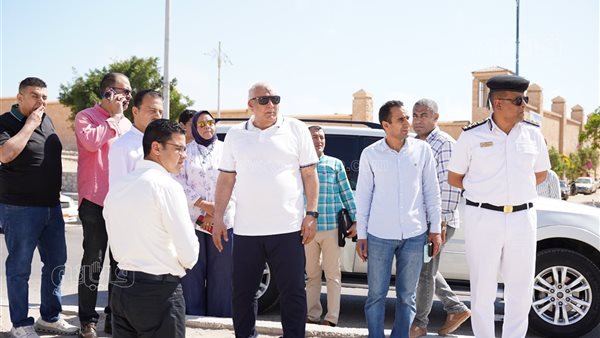 محافظ مطروح يتابع تطوير مدخل مرسى مطروح ويوجه برفع كفاءة المشهد الحضاري استعدادا للصيف