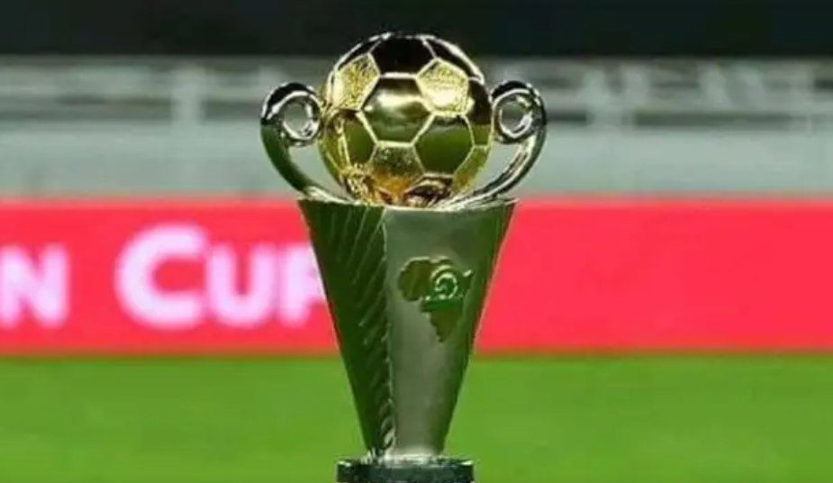 تعيين حكام نهائي كأس "الكاف" بين اتحاد الجزائر والزمالك المصري