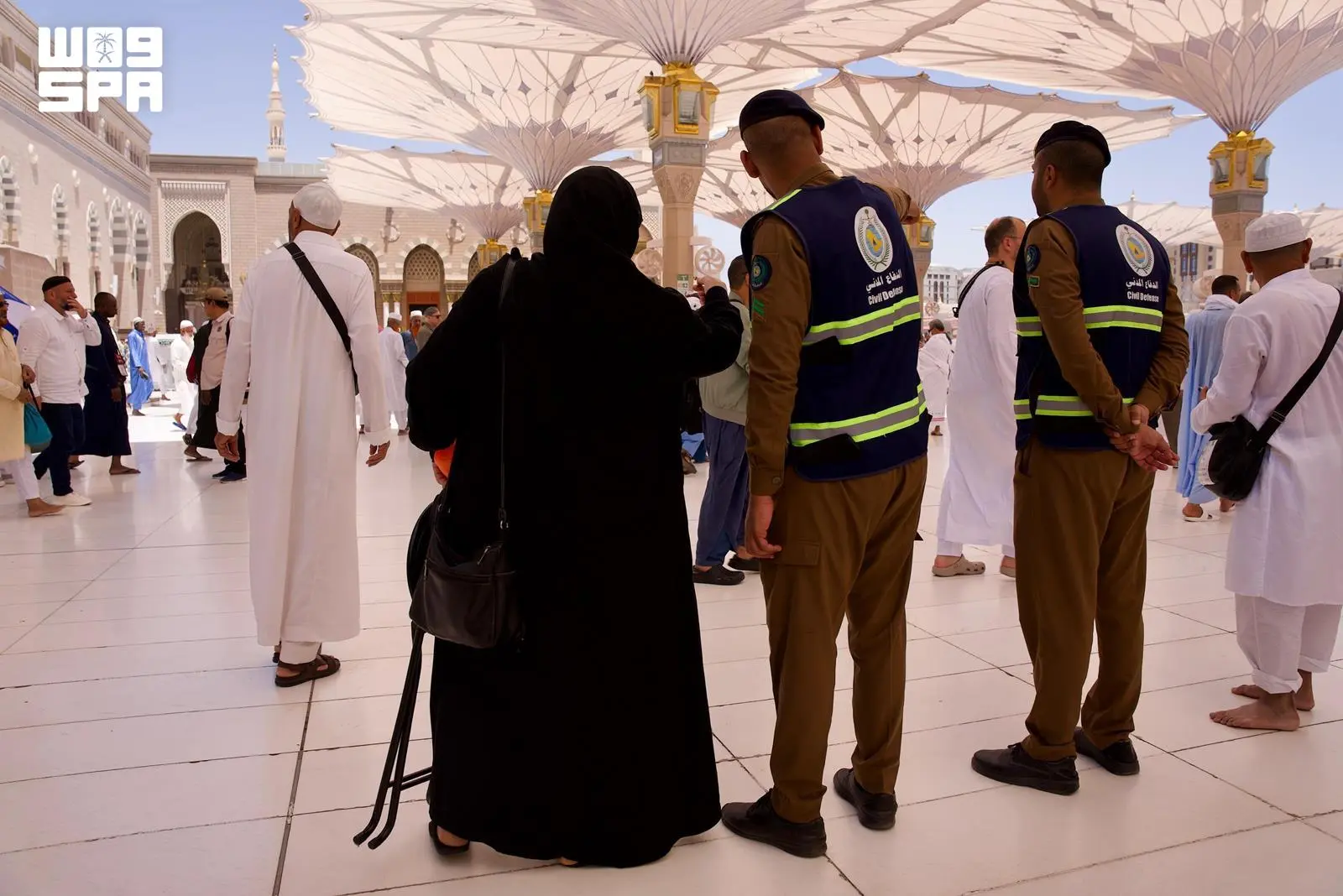 الدفاع المدني في حج 1448هـ.. طوق السلامة وقلادة الطمأنينة في دروب ضيوف الرحمن