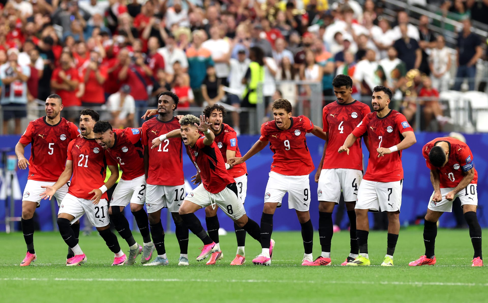 مصادفات تاريخية.. رقم 7 يفرض حضوره في مواجهة مصر والأرجنتين بدور الـ16