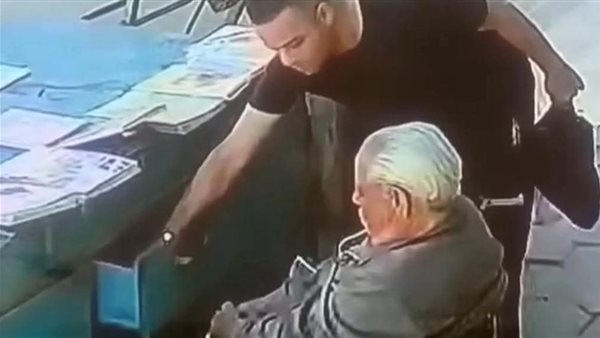 أمن القاهرة يكثف جهوده لضبط المتهم بسرقة بائع جرائد مسن في حلوان