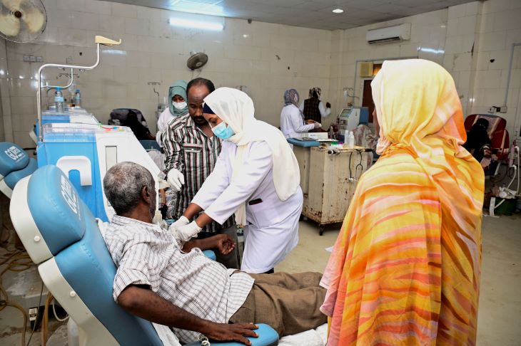 “الجيش الأبيض” في السودان ينزف: 235 قتيلاً وأكثر من 500 مصاب… ومعتقلون وأضرار