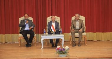 محافظ أسوان ومدير صندوق مكافحة الإدمان ورئيس جامعة أسوان يفتتحون بيت التطوع