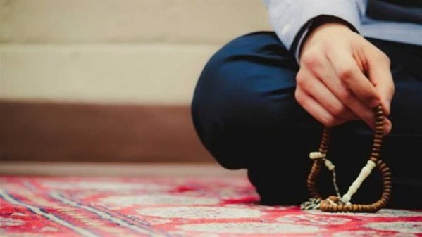 حقيقة ترديد الأذكار بعد التسليم من الصلاة من تمام صحتها