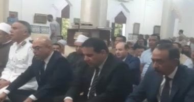 محافظ سوهاج ومدير الأمن يؤديان صلاة عيد الأضحى بمسجد الشرطة بمدينة ناصر