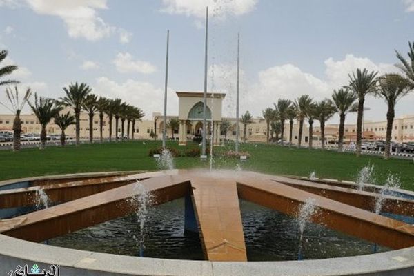 جامعة الطائف تحوّل الدراسة الحضورية -عن بُعد-