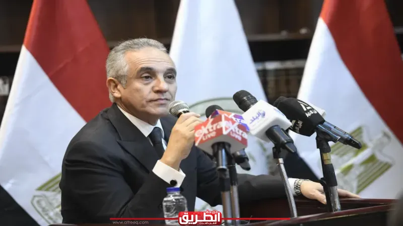 وزير العدل يدشن منظومة الربط الإلكتروني لتعليق الخدمات الحكومية للممتنعين عن سداد النفقة بمحكمة شمال القاهرة.. ويؤكد: لا تهاون في حقوق الأسرة
