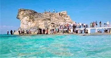 خريطة إجازة العيد على شواطئ مطروح.. الكورنيش وجهة حضارية أولى.. ومتنزه لـ«التمشية» بأجواء الشاطئية.. ومزار كليوباترا وشاطئ روميل وعجيبة أهم المقاصد.. قرية بدوية وكهوف الملح ومتحف للآثار تميزها بطابع ف