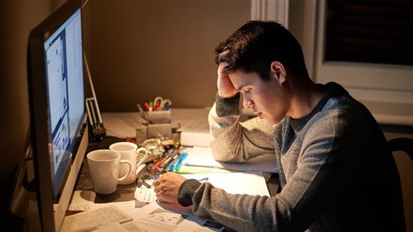 علامات الإرهاق الذهني عند طلاب الثانوية العامة وطرق التعامل معه