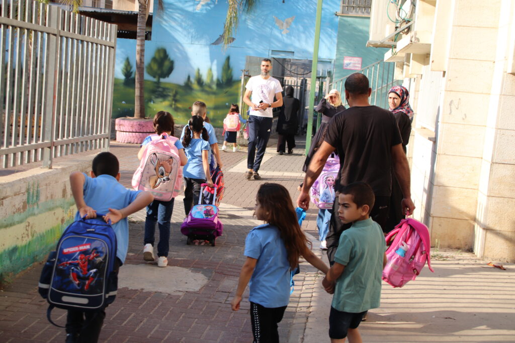 العائلة العربية في الصدارة: أكبر معدل أفراد للأسرة في إسرائيل عام 2024