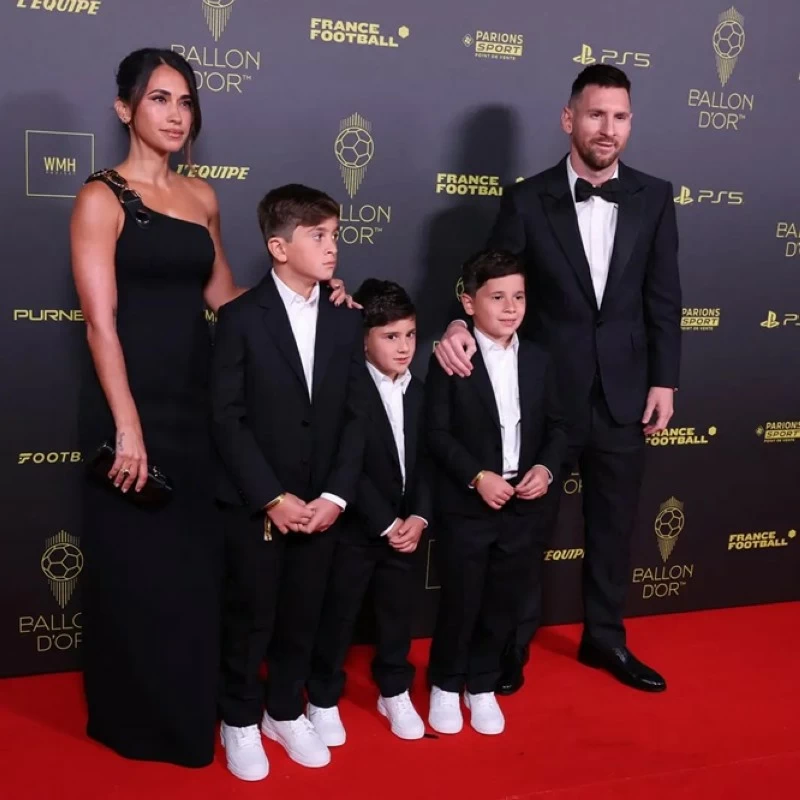 طلاق ميسي وزوجته يشعل «السوشيال ميديا»